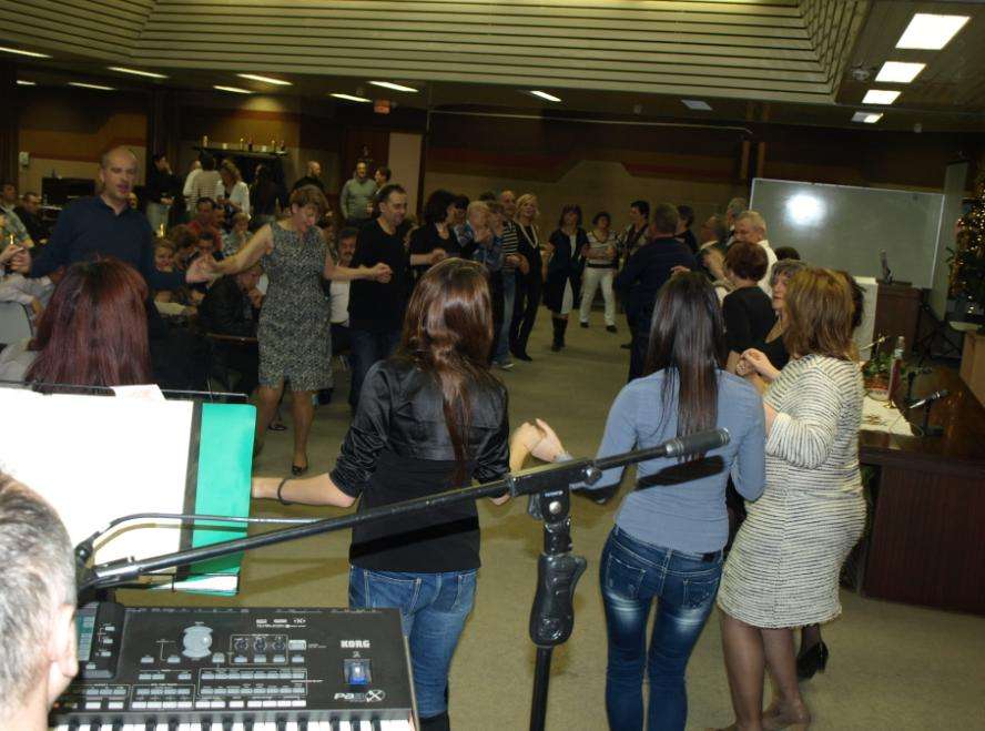 Srbi u veselju proslavili 7523. Novu godinu (13.01.2015).