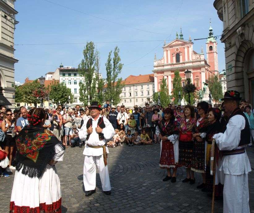 VESELI SRBI U TRIGLAVSKOJ  REPUBLICI